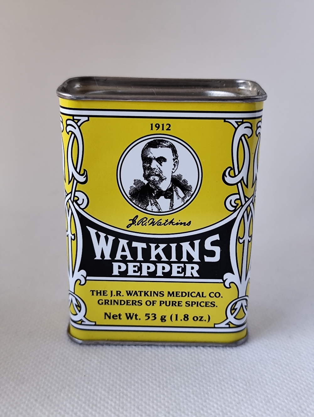 Vintage Watkins Tin Can The J.R. Watkins Company 1.5 Pepper/Poivre